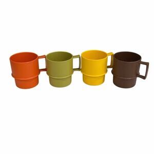 Set of 4 vintage Tupperware stackable mugs